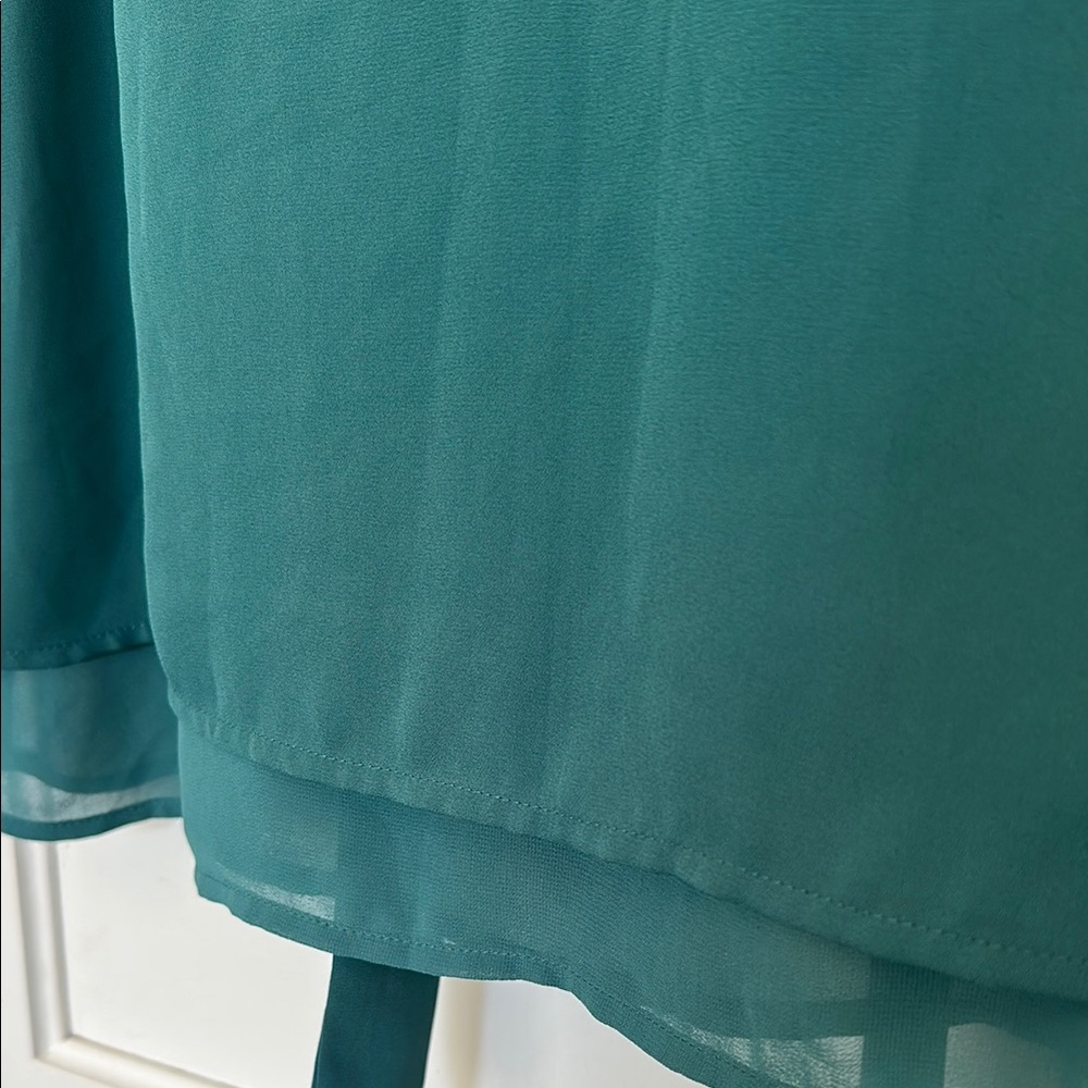 DR2 Teal Sleeveless Blouse . Flows great - Picture 4 of 6